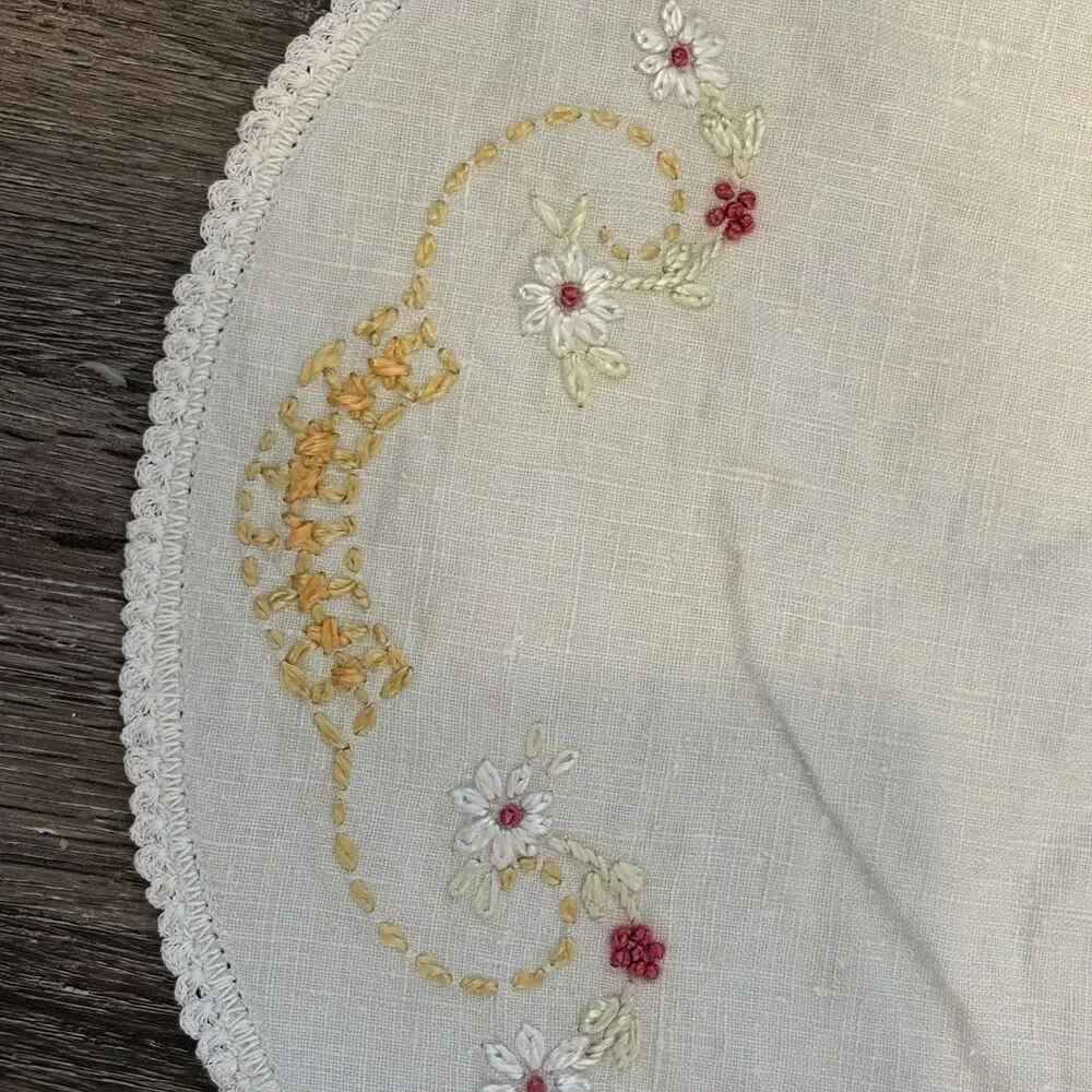 Embroidered Table Topper Dresser Scarf Round Linen Ribbon Bows Floral 15.5 In